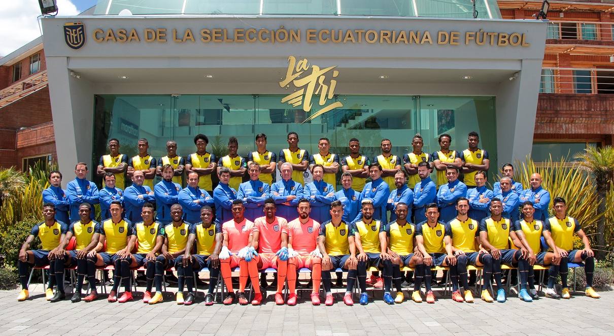 La Selección de Ecuador se tomó la foto oficial previo a su partido con Uruguay