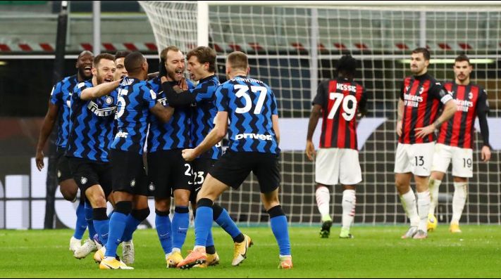 Inter ganó el clásico al Milan y lo eliminó de la Coppa Italia
